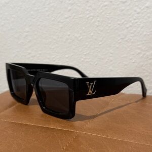 BRAND NEW: Louis Vuitton Black Square Sunglasses with Gold LV Accent for Women